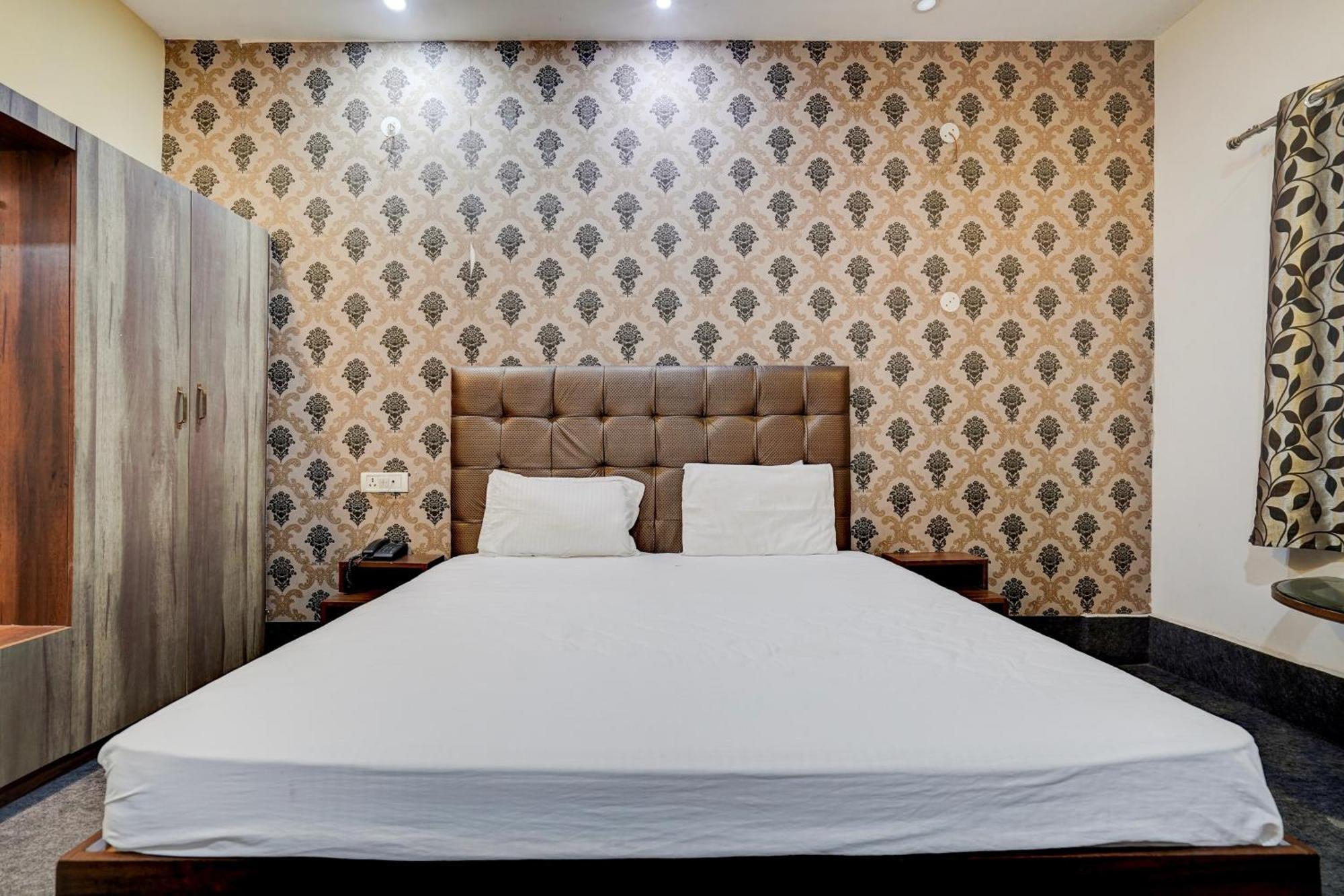 Hotel O Shyam Utsav Mirzāpur Eksteriør bilde