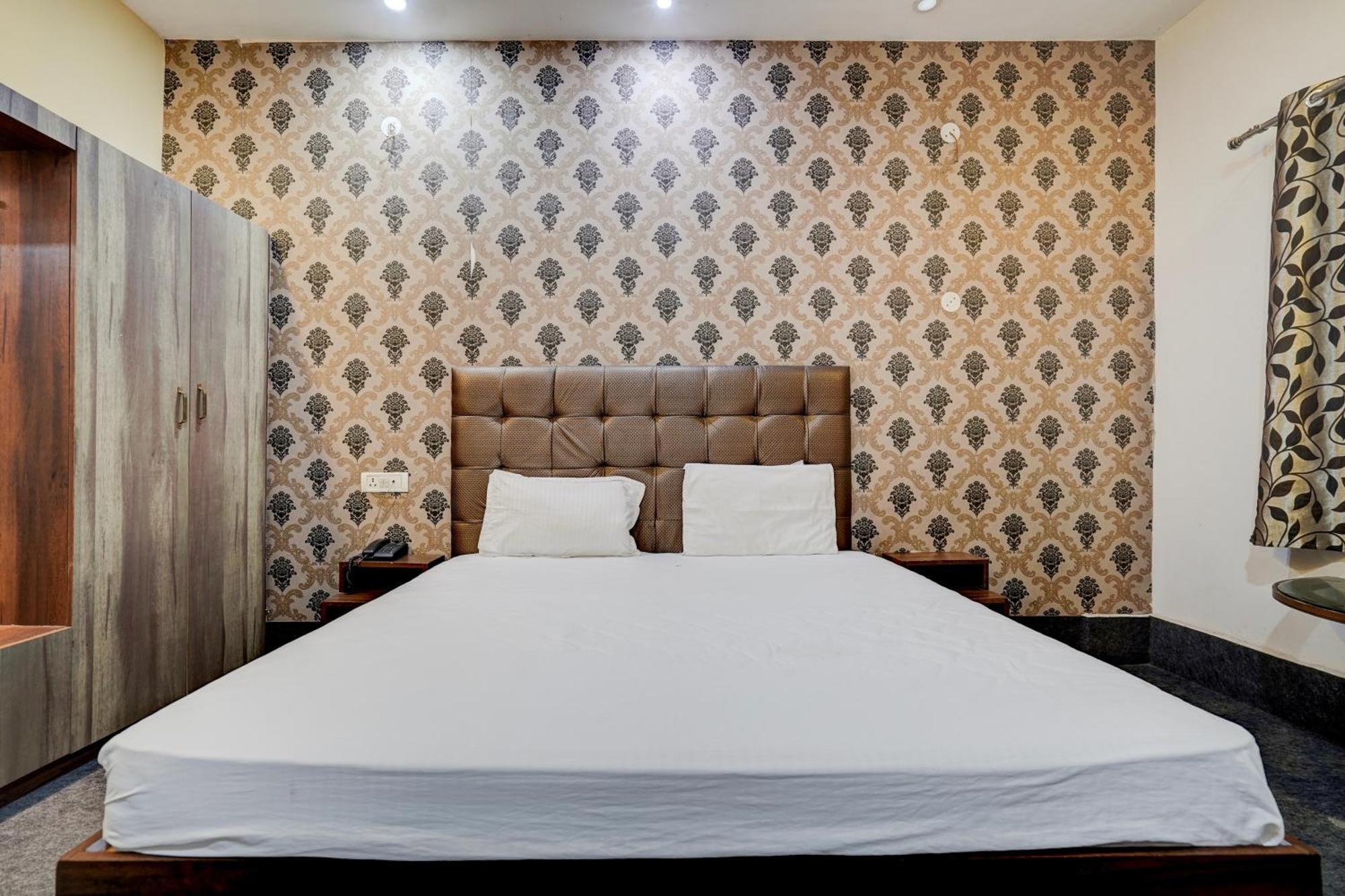 Hotel O Shyam Utsav Mirzāpur Eksteriør bilde